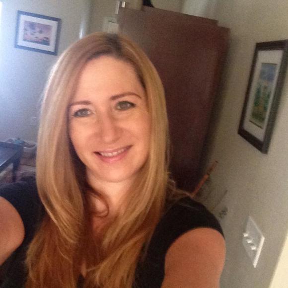 Meet your Posher, Sandy - Picture 1 of 1